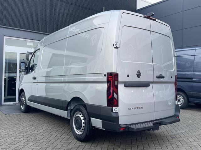 Renault MASTER T35 2.0 dCi 130 L2H2 Advance Gris Etoile |