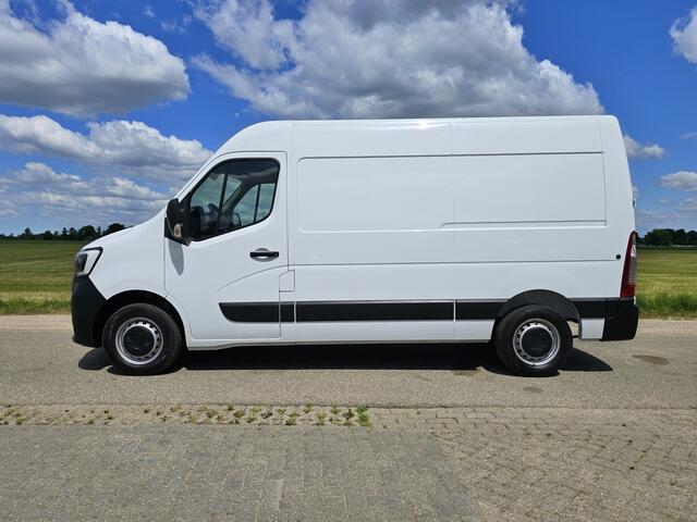 Renault MASTER T33 2.3 dCi 135 L2 H2 Comfort - 135 Pk - Euro 6 - Navi - Airco - Cruise Control