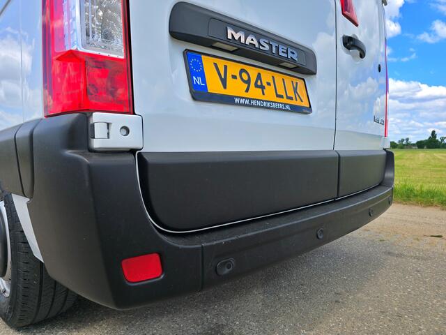 Renault MASTER T33 2.3 dCi 135 L2 H2 Comfort - 135 Pk - Euro 6 - Navi - Airco - Cruise Control