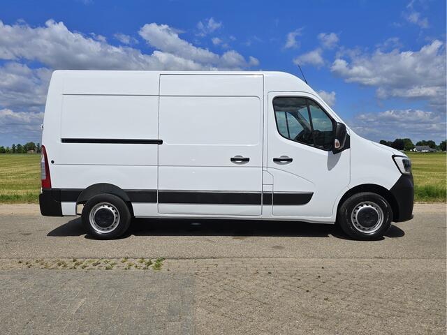 Renault MASTER T33 2.3 dCi 135 L2 H2 Comfort - 135 Pk - Euro 6 - Navi - Airco - Cruise Control