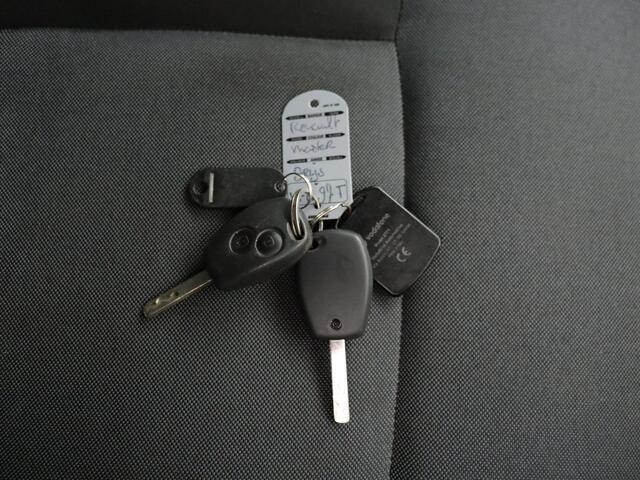 Renault MASTER 2.3DCi 145PK L3H2 Dubbellucht | Imperiaal | 3500Kg Trekhaak | Navigatie | Camera | 3-Persoons