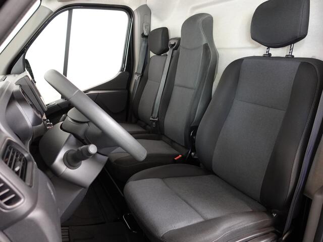 Renault MASTER T33 2.3 dCi 135PK L2H2 Work Edition Airco Cruise Camera Navigatie Parkeersensoren Trekhaak