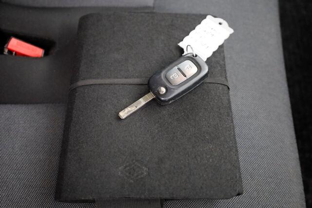 Renault MASTER T35 2.3 dCi 135pk L2H2 Comfort Airco/Navi 10-2022