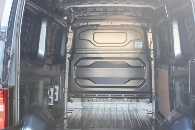 Renault MASTER T35 2.0 dCi 170pk L2H2 Extra - Navigatie - Blind Spot - Camera - Stoelverwarming - Verwarmde voorruit - Rijklaar