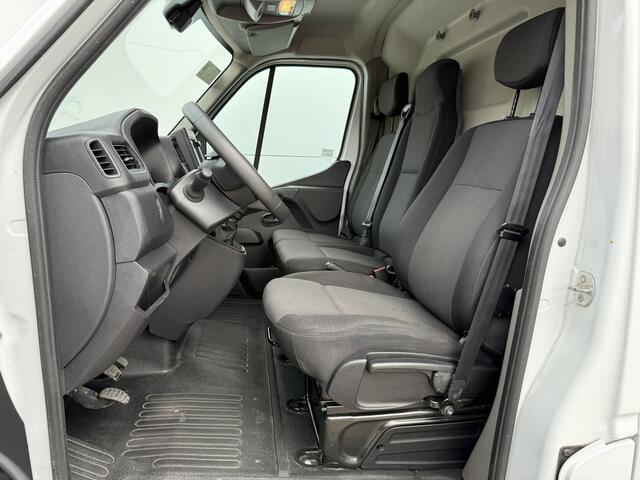 Renault MASTER T33 2.3 DCI 135PK L2H2 Airco Cruise Control Parkeersensoren LED