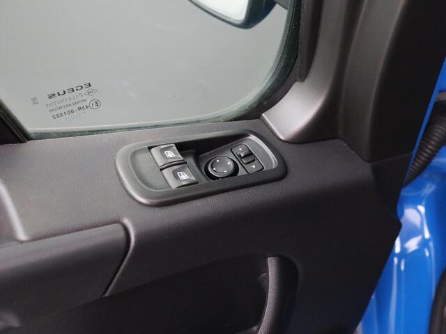 Renault MASTER 2.3DCI 136PK L3H2 | Kastinrichting | Imperiaal | Navigatie | Camera | 3-Persoons | Airco | Cruise