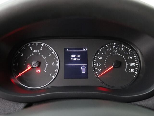 Renault MASTER 2.3DCI 136PK L3H2 | Kastinrichting | Imperiaal | Navigatie | Camera | 3-Persoons | Airco | Cruise