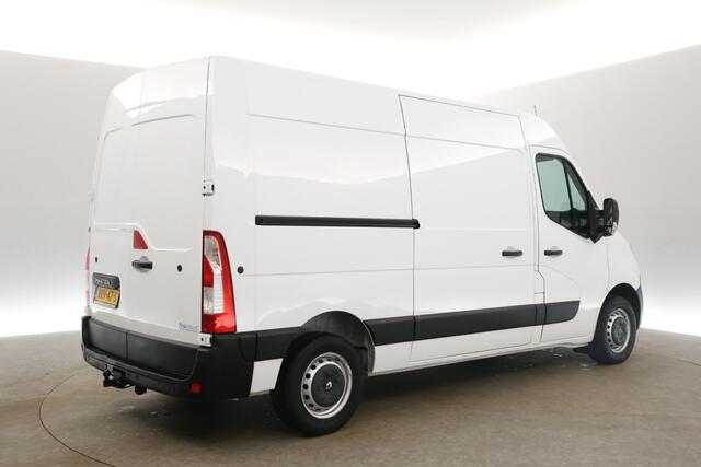 Renault MASTER T33 2.3 dCi L2H2 146PK Airco Camera Cruise Navigatie PDC 3 Persoons Elektrpakket Trekhaak