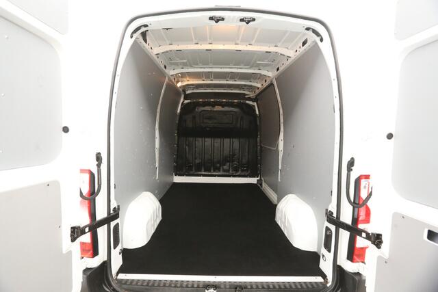 Renault MASTER T33 2.3 dCi L2H2 146PK Airco Camera Cruise Navigatie PDC 3 Persoons Elektrpakket Trekhaak