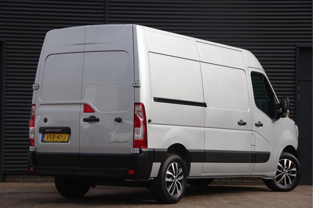 Renault MASTER T35 2.3 dCi 135PK L2H2 Work Edition CAMERA, NAVI, CRUISE, AIRCO, APPLE CARPLAY/ANDROID, PDC DUBBELE CABINE LEVERB.