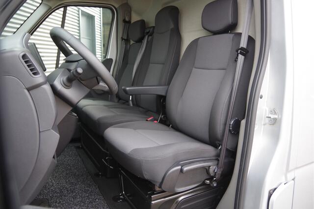 Renault MASTER T35 2.3 dCi 135PK L2H2 Work Edition CAMERA, NAVI, CRUISE, AIRCO, APPLE CARPLAY/ANDROID, PDC DUBBELE CABINE LEVERB.