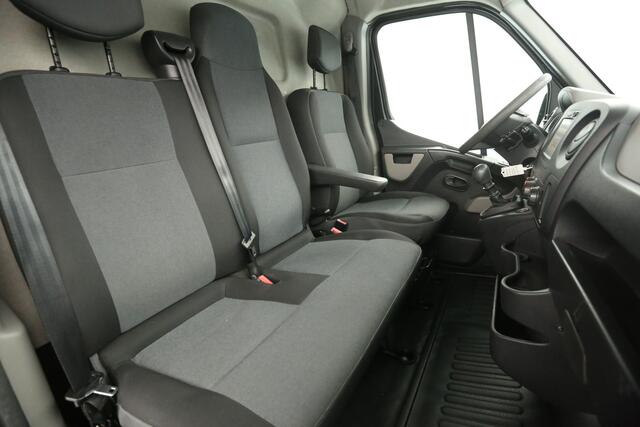 Renault MASTER T35 2.3 dCi L2H2 146PK Airco 2xSchuifdeur Cruise Camera Trekhaak PDC 3 Persoons Elektrpakket