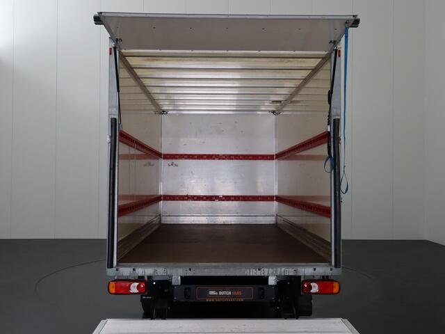 Renault MASTER 2.3DCI 145PK Bakwagen+Laadklep | 4.68 Mtr Laadlengte | Multimedia | Airco | Cruise | 3-Persoons