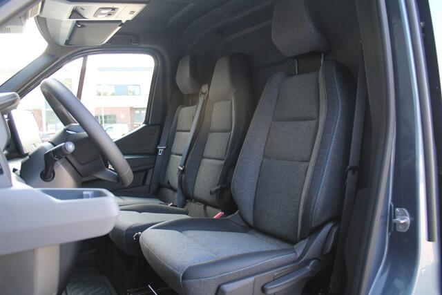 Renault MASTER T35 2.0 dCi 170pk L2H2 Extra - 2x Schuifdeur - Navigatie - Blind Spot - Camera - Stoelverwarming - Verwarmde voorruit - Rijklaar