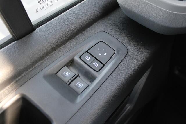 Renault MASTER T35 2.0 dCi 170pk L2H2 Extra - 2x Schuifdeur - Navigatie - Blind Spot - Camera - Stoelverwarming - Verwarmde voorruit - Rijklaar