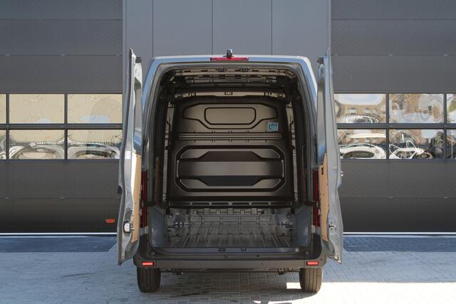 Renault MASTER T35 2.0 dCi 170pk L2H2 Extra - 2x Schuifdeur - Navigatie - Blind Spot - Camera - Stoelverwarming - Verwarmde voorruit - Rijklaar