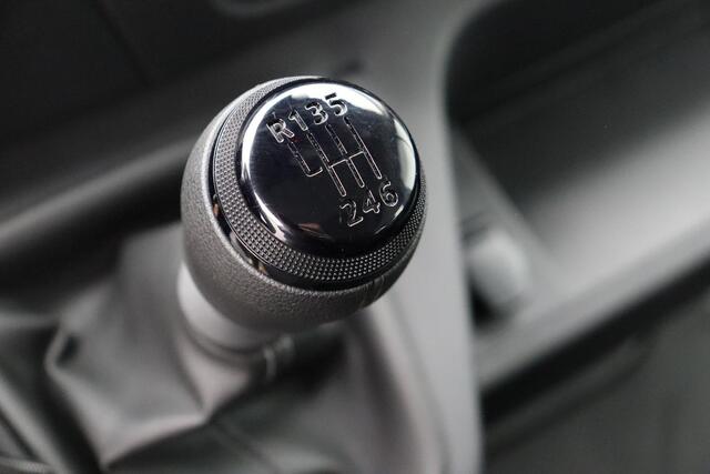 Renault MASTER T35 2.3 dCi 135 L3H2 DC Comfort | 6 persoons | Trekhaak | laadruimte betimmering | Achteruitrijcamera | Airco | Direct rijden |