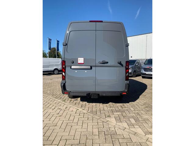 Renault MASTER T35 2.0 dCi 150 PK L2H2 Multimedia met Google services, Dubbele schuifdeur, Camera, Trekhaak, Apple carplay, Verwarmde voorruit.