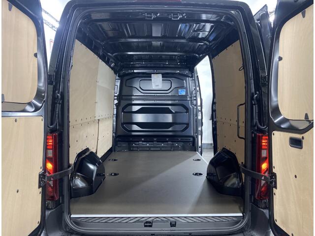 Renault MASTER T35 2.0 dCi 170 L2H2 Extra Laadruimte betimmering / Trekhaak / Camera