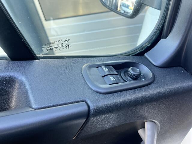 Renault MASTER T35 2.3 dCi L2H2 146PK Euro 6 Airco Cruise controle Kastinrichting Omvormer Standkachel Camera Telefoonverbinding Werkplaatsinrichting 1e Eigenaar Bpm vrij Ideaal voor camper!!