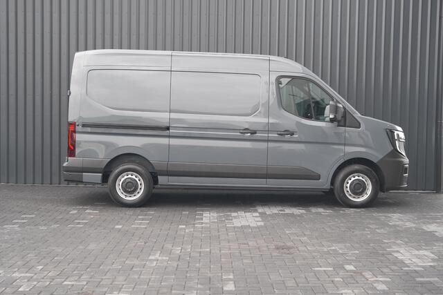 Renault MASTER T35 2.0 dCi 150 L2H2 Extra | Trekhaak | Camera | Vloerplaat | Apple Carplay