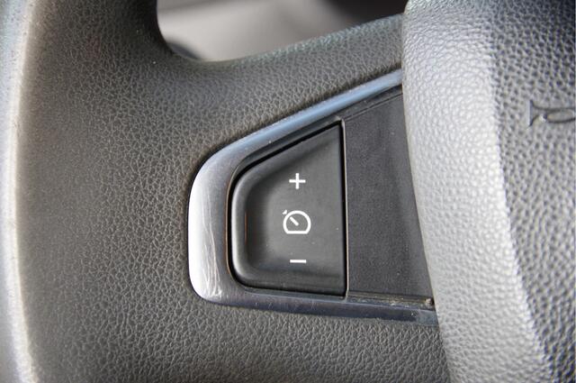 Renault MASTER T35 2.3 dCi L1H2 135PK, CAMERA, CRUISE, ZONNEKLEP LED, AIRCO, CARPLAY, PARKEERSENSOREN