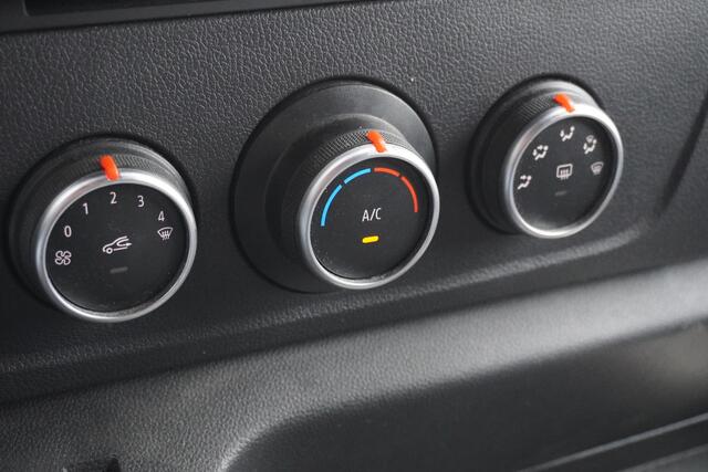 Renault MASTER 2.3 dCi 135PK L2H2 EURO 6 - Airco - Navi - Cruise - ¤ 13.950,- Excl.