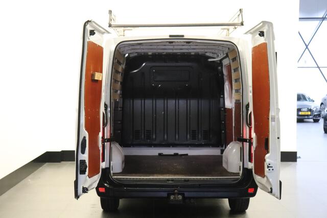 Renault MASTER 2.3 dCi 136PK EURO 6 - Airco - Cruise - Trekhaak - ¤ 16.900,- Excl.