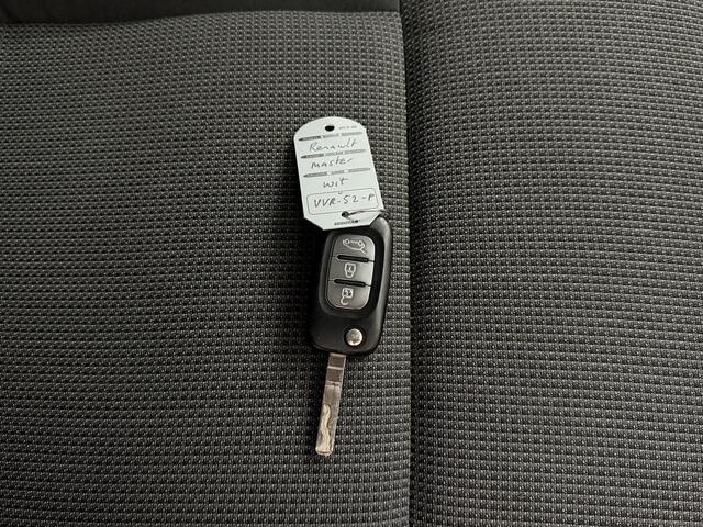 Renault MASTER 2.3DCi 135PK L3H2 Maxi | Navigatie | Airco | Cruise | 3-Persoons | Betimmering