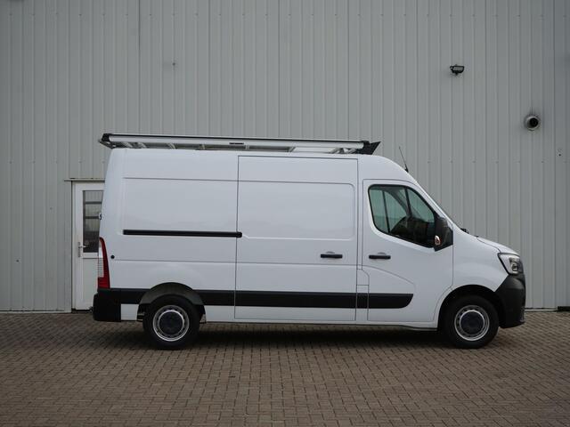 Renault MASTER T35 2.3 dCi 135 L2H2 Comfort - Lage kilometerstand! - All Seasonbanden - Achteruitrijcamera - Cruise Control - Trekhaak