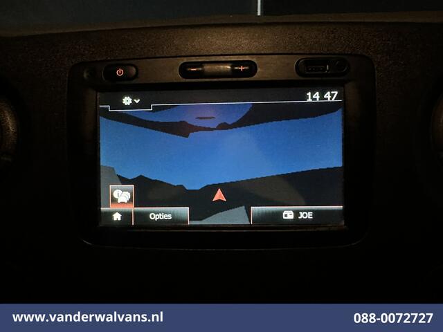 Renault MASTER 2.3 dCi 136pk L2H2 Airco | Navigatie | Camera | 2500kg Trekhaak | Imperiaal Cruisecontrol, 270 graden achterdeur, Trap, Bijrijdersbank