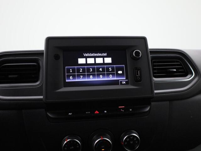 Renault MASTER T35 2.3 dCi 135 L3H2 Work Edition | Cruise Control | Airco | Achteruitrijcamera | Lederen bekleding | Schuifdeur Rechts