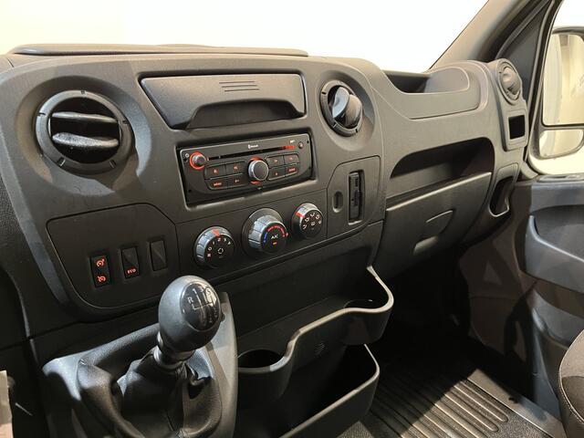 Renault MASTER 2.3 dCi 130 PK Bakwagen / Oprijplaat / Meubelbak / Euro 6 / Airco / Cruise Control / Camera / Navigatie