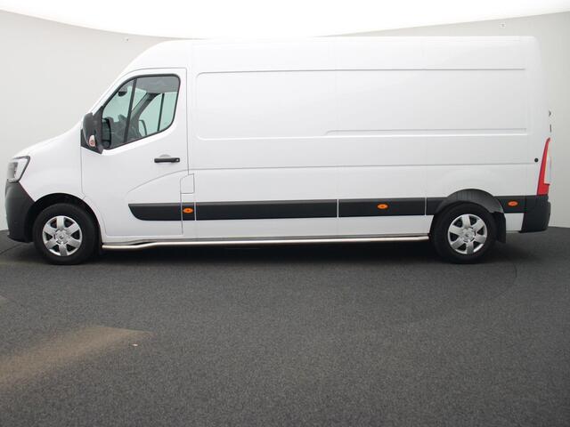 Renault MASTER T35 2.3 dCi 135 L3H2 Work Edition | Navigatie | Airco | Parkeersensoren Achter | Achteruitrijcamera | Cruise Control & Snelheidsbegrenzer | Lederen Bekleding