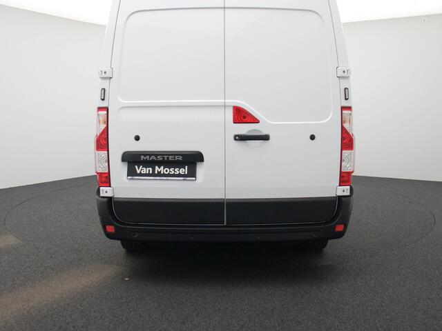 Renault MASTER T35 2.3 dCi 135 L3H2 Work Edition | Navigatie | Airco | Parkeersensoren Achter | Achteruitrijcamera | Cruise Control & Snelheidsbegrenzer | Lederen Bekleding