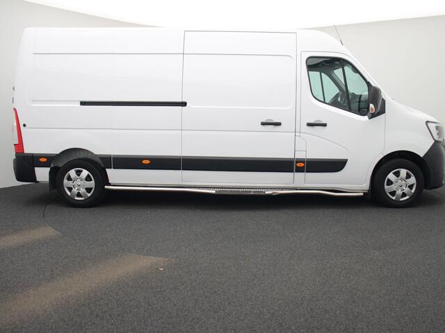 Renault MASTER T35 2.3 dCi 135 L3H2 Work Edition | Navigatie | Airco | Parkeersensoren Achter | Achteruitrijcamera | Cruise Control & Snelheidsbegrenzer | Lederen Bekleding