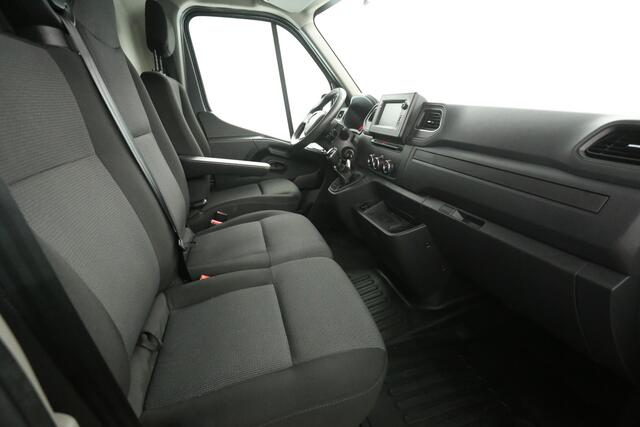 Renault MASTER T35 2.3 dCi 180PK L2H2 | Airco | Camera | Cruise | 3-Zits | Trekh. | Navi | Carplay | Parkeersens.