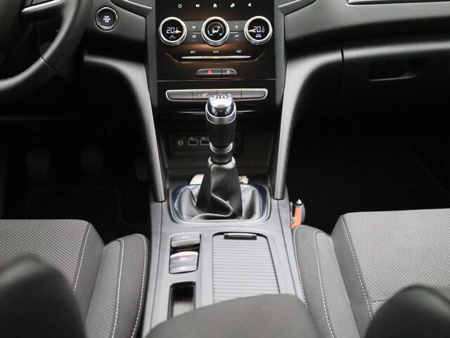 Renault MEGANE Estate 1.3 TCe 140Pk Equilibre | Navigatie | Apple & Android Carplay | Climate Control | Parkeersensoren Voor & Achter | Cruise Control & Snelheidsbegrenzer | Licht & Regensensor |