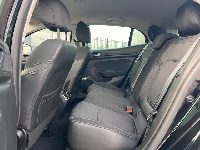 Renault MEGANE 1.5 dCi Eco2 Limited Navi,Clima,Cruise,PDC V+A,Lmv,6 Bak,Dealer Onderhouden,N.A.P,Weinig Km,110Pk,Nieuwe Apk bij Aflevering