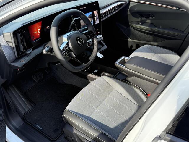 Renault MEGANE E-Tech comfort range iconic 60 kWh | Camera | Winterpack | Harman & Kardon | Digitale Binnenspiegel