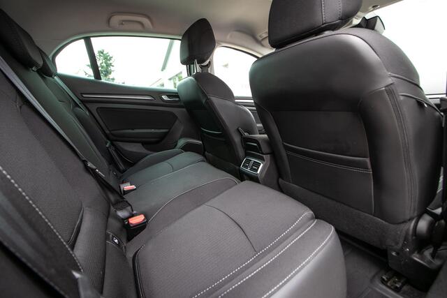 Renault MEGANE 1.6 E-Tech Plug-In Hybrid 160 Zen - All-in rijkrprs | Navi | Carplay | Cruise | Stoelverw.