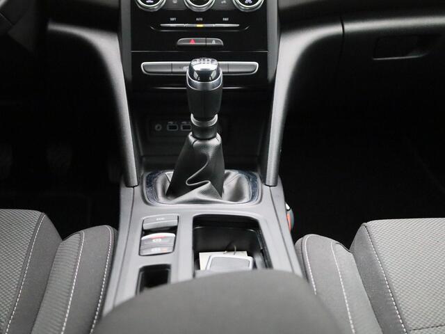 Renault MEGANE Estate 1.3 TCe 140 Equilibre | Navigatie | Parkeersensoren | | LM Velgen|