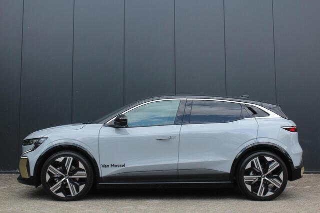 Renault MEGANE E-Tech EV60 Optimum Charge Iconic | Google Navigatie | Apple & Android Carplay | Parkeersensoren Voor & Achter | 360 Camera | Adaptieve Cruise Control | Privacy Glass | Lederen Bekleding | Keyless Entry |