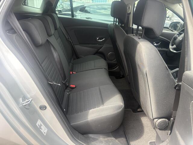 Renault MEGANE Estate 1.2 TCe Limited