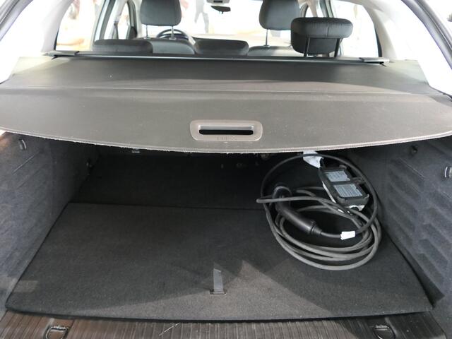 Renault MEGANE Estate 1.6 E-Tech Plug-In Hybrid 160 Zen - Navi, sensor v+a, cruise