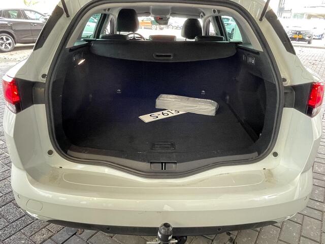 Renault MEGANE Estate 1.3 TCe 140 EDC Techno | Dodehoekdetectie | Trekhaak | All-Season banden