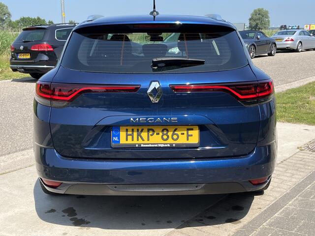 Renault MEGANE Estate 1.0 TCe Limited / Dealer onderhouden / Apple Carplay - Android Auto / PDC V+A / Climate /