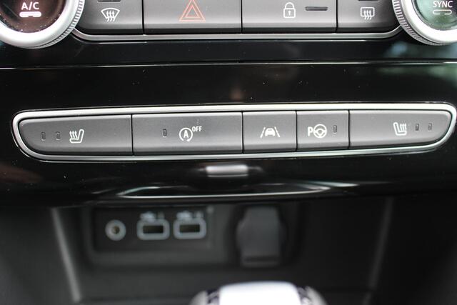 Renault MEGANE Estate 1.3 TCe 140 Techno | Stoel + Stuurverwarming | Dodehoekdetectie | Adaptive Cruisecontrol | Parkeersensoren | Apple Carplay/ Android Auto | Keyless Entry