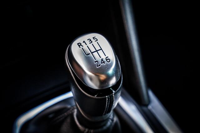 Renault MEGANE Estate 1.3 TCe 140 Pk Limited | Trekhaak | Sportstoelen | Camera | 17 inch LMV | Getint Glas