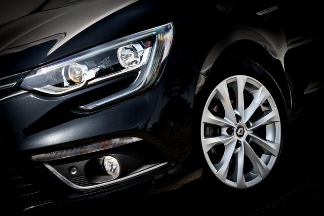 Renault MEGANE Estate 1.3 TCe 140 Pk Limited | Trekhaak | Sportstoelen | Camera | 17 inch LMV | Getint Glas